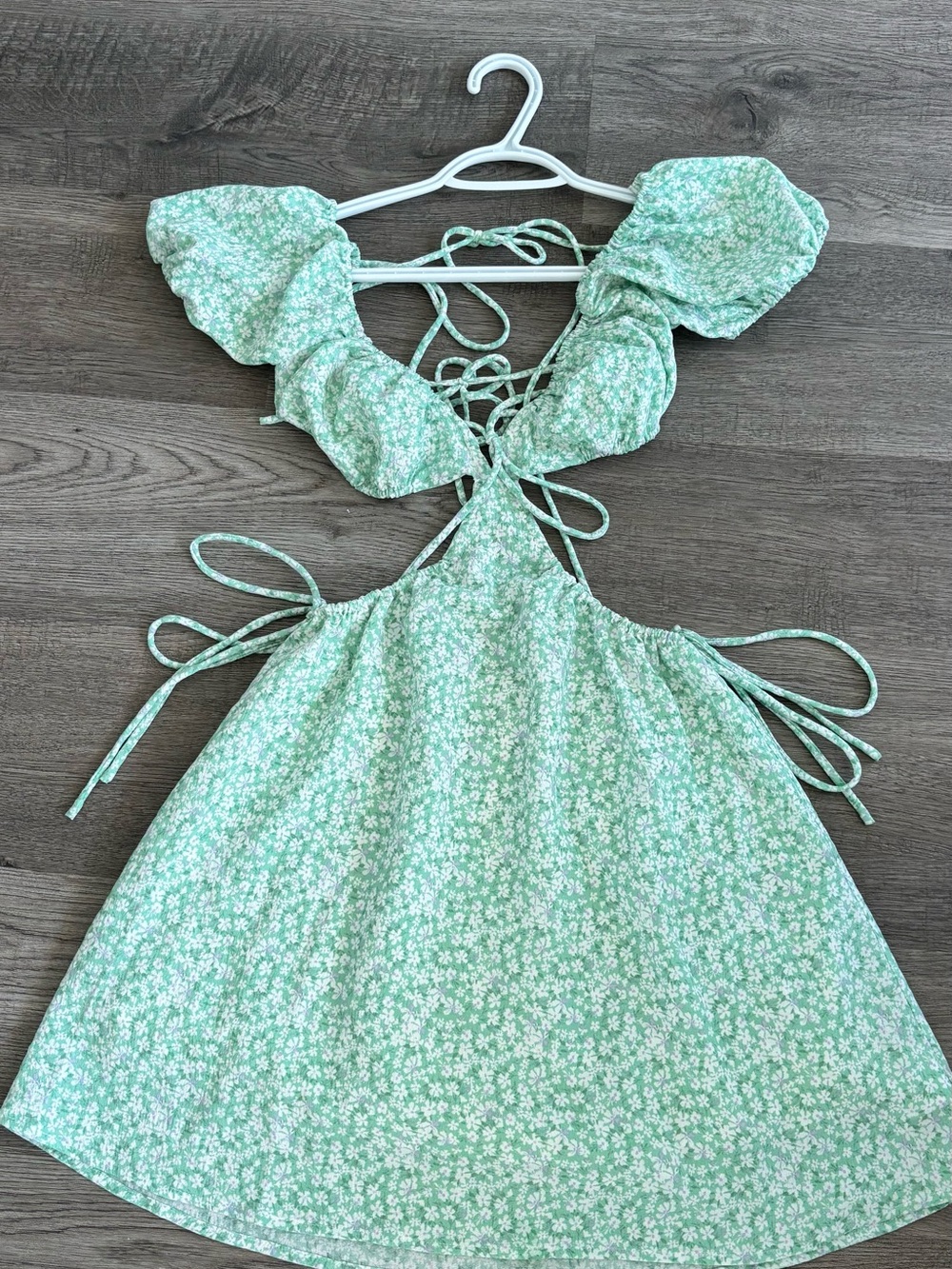 Simons Mint Green Floral Tie-Back Dress